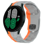 สายซิลิโคนหัวเข็มขัดกลับลายพื้นผิวฟุตบอล สำหรับ Samsung Galaxy Watch 4 44mm, สำหรับ Samsung Galaxy Watch 4 40mm, สำหรับ Samsung Galaxy Watch 4 Classic 46mm, สำหรับ Samsung Galaxy Watch 4 Classic 42mm