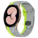 สายซิลิโคนหัวเข็มขัดกลับลายพื้นผิวฟุตบอล สำหรับ Samsung Galaxy Watch 4 44mm, สำหรับ Samsung Galaxy Watch 4 40mm, สำหรับ Samsung Galaxy Watch 4 Classic 46mm, สำหรับ Samsung Galaxy Watch 4 Classic 42mm