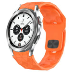 สายซิลิโคนหัวเข็มขัดกลับลายพื้นผิวฟุตบอล สำหรับ Samsung Galaxy Watch 4 44mm, สำหรับ Samsung Galaxy Watch 4 40mm, สำหรับ Samsung Galaxy Watch 4 Classic 46mm, สำหรับ Samsung Galaxy Watch 4 Classic 42mm