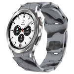 สายซิลิโคนหัวเข็มขัดกลับลายพื้นผิวฟุตบอล สำหรับ Samsung Galaxy Watch 4 44mm, สำหรับ Samsung Galaxy Watch 4 40mm, สำหรับ Samsung Galaxy Watch 4 Classic 46mm, สำหรับ Samsung Galaxy Watch 4 Classic 42mm