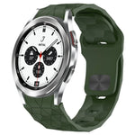 สายซิลิโคนหัวเข็มขัดกลับลายพื้นผิวฟุตบอล สำหรับ Samsung Galaxy Watch 4 44mm, สำหรับ Samsung Galaxy Watch 4 40mm, สำหรับ Samsung Galaxy Watch 4 Classic 46mm, สำหรับ Samsung Galaxy Watch 4 Classic 42mm
