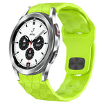 สายซิลิโคนหัวเข็มขัดกลับลายพื้นผิวฟุตบอล สำหรับ Samsung Galaxy Watch 4 44mm, สำหรับ Samsung Galaxy Watch 4 40mm, สำหรับ Samsung Galaxy Watch 4 Classic 46mm, สำหรับ Samsung Galaxy Watch 4 Classic 42mm