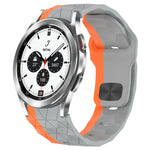 สายซิลิโคนหัวเข็มขัดกลับลายพื้นผิวฟุตบอล สำหรับ Samsung Galaxy Watch 4 44mm, สำหรับ Samsung Galaxy Watch 4 40mm, สำหรับ Samsung Galaxy Watch 4 Classic 46mm, สำหรับ Samsung Galaxy Watch 4 Classic 42mm