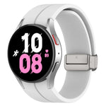 สายซิลิโคนหัวเข็มขัดเงินพับแม่เหล็ก สำหรับ Samsung Galaxy Watch FE 40mm, สำหรับ Samsung Galaxy Watch7 40 / 44mm
