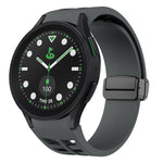 สายรัดนาฬิกาซิลิโคนแม่เหล็กพับหัวล็อกสีดำ Richard สำหรับ Samsung Galaxy Watch 6 ขนาด 40 / 44 มม. สำหรับ Samsung Galaxy Watch 5 Pro Golf Edition สำหรับ Samsung Galaxy Watch 5 Golf Edition