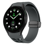 สายรัดนาฬิกาซิลิโคนแม่เหล็กพับหัวล็อกสีดำ Richard สำหรับ Samsung Galaxy Watch 6 ขนาด 40 / 44 มม. สำหรับ Samsung Galaxy Watch 5 Pro Golf Edition สำหรับ Samsung Galaxy Watch 5 Golf Edition