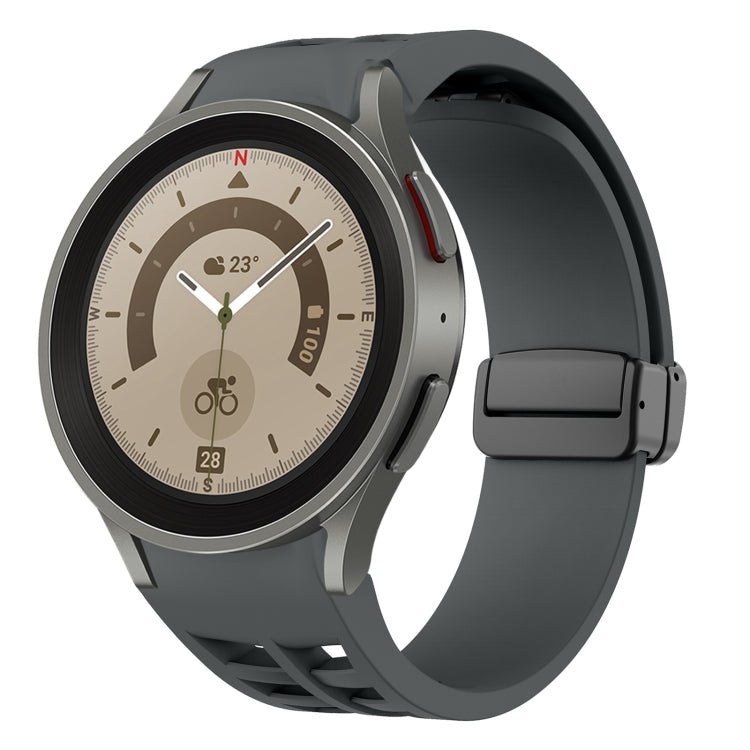 สายรัดนาฬิกาซิลิโคนแม่เหล็กพับหัวล็อกสีดำ Richard สำหรับ Samsung Galaxy Watch 5 ขนาด 40 / 44 มม. สำหรับ Samsung Galaxy Watch 5 Pro ขนาด 45 มม. สำหรับ Samsung Galaxy Watch 4 ขนาด 40 / 44 มม.