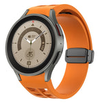 สายรัดนาฬิกาซิลิโคนแม่เหล็กพับหัวล็อกสีดำ Richard สำหรับ Samsung Galaxy Watch 5 ขนาด 40 / 44 มม. สำหรับ Samsung Galaxy Watch 5 Pro ขนาด 45 มม. สำหรับ Samsung Galaxy Watch 4 ขนาด 40 / 44 มม.