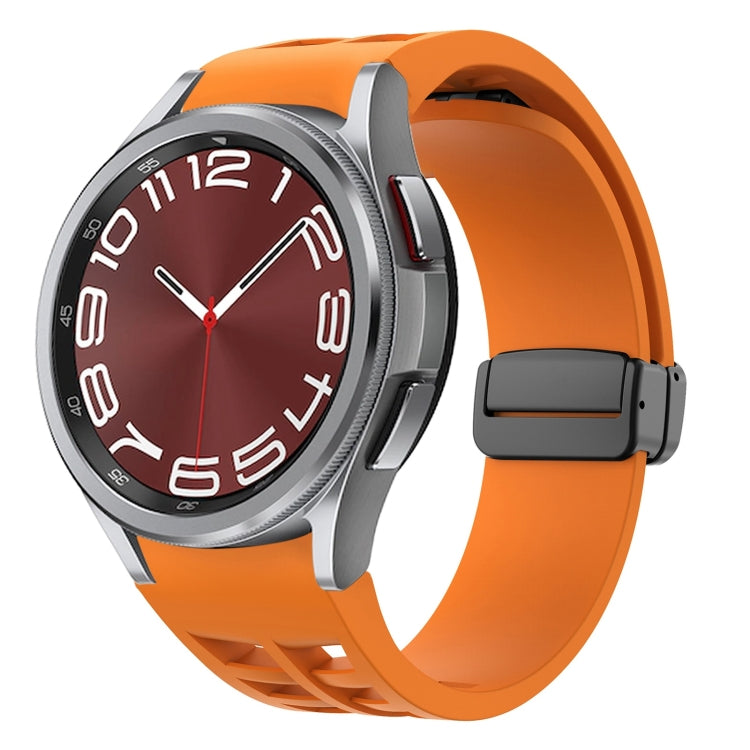 สายรัดนาฬิกาซิลิโคนแม่เหล็กพับหัวล็อกสีดำ Richard สำหรับ Samsung Galaxy Watch FE ขนาด 40 มม. สำหรับ Samsung Galaxy Watch 7 ขนาด 40 / 44 มม. สำหรับ Samsung Galaxy Watch 6 Classic ขนาด 43 / 47 มม.