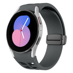 สายรัดนาฬิกาซิลิโคนแม่เหล็กพับหัวล็อกสีดำ Richard สำหรับ Samsung Galaxy Watch 5 ขนาด 40 / 44 มม. สำหรับ Samsung Galaxy Watch 5 Pro ขนาด 45 มม. สำหรับ Samsung Galaxy Watch 4 ขนาด 40 / 44 มม.