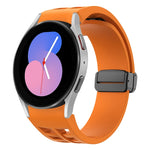 สายรัดนาฬิกาซิลิโคนแม่เหล็กพับหัวล็อกสีดำ Richard สำหรับ Samsung Galaxy Watch 5 ขนาด 40 / 44 มม. สำหรับ Samsung Galaxy Watch 5 Pro ขนาด 45 มม. สำหรับ Samsung Galaxy Watch 4 ขนาด 40 / 44 มม.