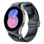 สายรัดนาฬิกาซิลิโคนแม่เหล็กพับหัวล็อกสีดำ Richard สำหรับ Samsung Galaxy Watch 5 ขนาด 40 / 44 มม. สำหรับ Samsung Galaxy Watch 5 Pro ขนาด 45 มม. สำหรับ Samsung Galaxy Watch 4 ขนาด 40 / 44 มม.