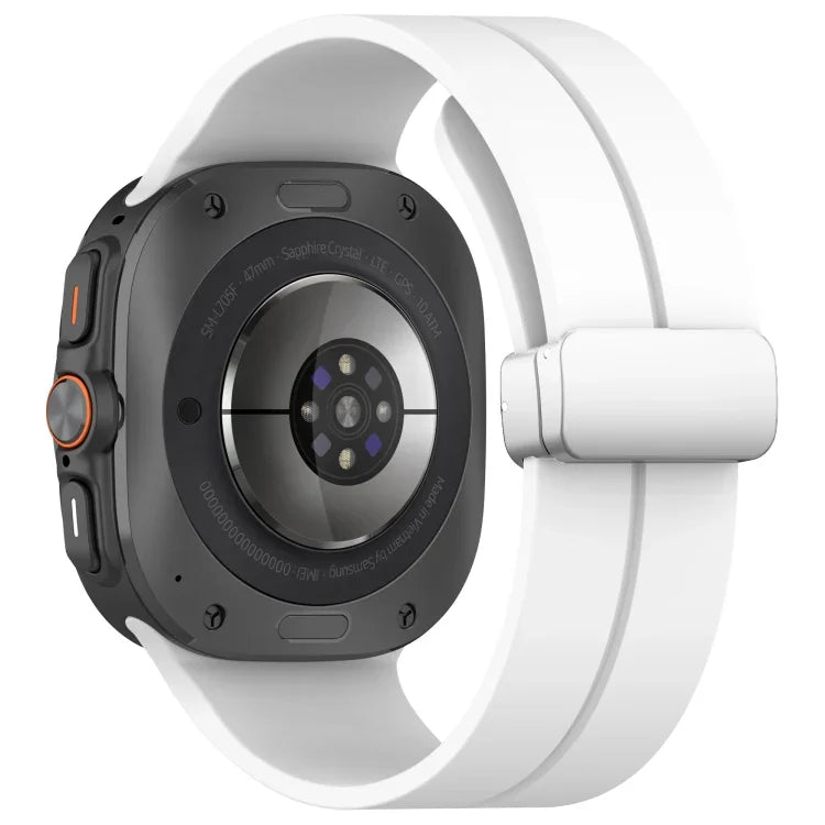 สายซิลิโคนพร้อมหัวเข็มขัดพับแม่เหล็กสีเงินสำหรับ Samsung Galaxy Watch Ultra 47มม. / Ultra 2025 Groove