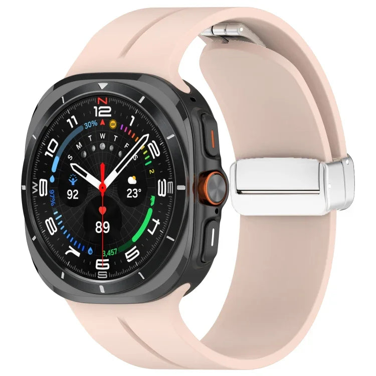 สายซิลิโคนพร้อมหัวเข็มขัดพับแม่เหล็กสีเงินสำหรับ Samsung Galaxy Watch Ultra 47มม. / Ultra 2025 Groove