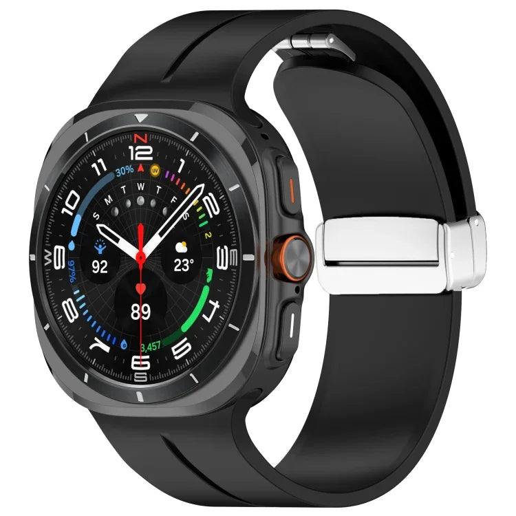 สายซิลิโคนพร้อมหัวเข็มขัดพับแม่เหล็กสีเงินสำหรับ Samsung Galaxy Watch Ultra 47มม. / Ultra 2025 Groove
