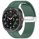 สายซิลิโคนพร้อมหัวเข็มขัดพับแม่เหล็กสีเงินสำหรับ Samsung Galaxy Watch Ultra 47มม. / Ultra 2025 Groove