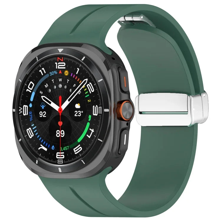 สายซิลิโคนพร้อมหัวเข็มขัดพับแม่เหล็กสีเงินสำหรับ Samsung Galaxy Watch Ultra 47มม. / Ultra 2025 Groove