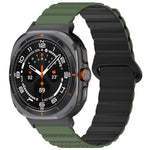 สายซิลิโคนแม่เหล็กลายจุดสองสีสำหรับ Samsung Galaxy Watch Ultra 47มม.