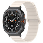 สายซิลิโคนแม่เหล็กลายจุดสองสีสำหรับ Samsung Galaxy Watch Ultra 47มม.