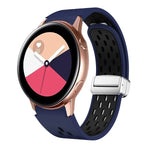 สายรัดนาฬิกาซิลิโคนพับหัวเข็มขัดแม่เหล็กสีเงินสองสี สำหรับ Samsung Galaxy Watch 3 41 มม., สำหรับ Samsung Galaxy Watch Active, สำหรับ Samsung Galaxy Watch 42 มม., สำหรับ Samsung Gear S2 Classic