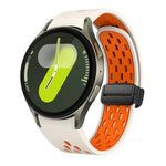 สายซิลิโคนพับแม่เหล็กสองสีพร้อมหัวเข็มขัดสีดำ สำหรับ Samsung Galaxy Watch 7 40 / 44มม., สำหรับ Samsung Galaxy Watch 5 40 / 44มม., สำหรับ Samsung Galaxy Watch 4 40 / 44มม., สำหรับ Samsung Galaxy Watch 4 Classic 42 / 46มม.