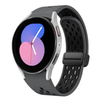 สายซิลิโคนพับแม่เหล็กสองสีพร้อมหัวเข็มขัดสีดำ สำหรับ Samsung Galaxy Watch 7 40 / 44มม., สำหรับ Samsung Galaxy Watch 5 40 / 44มม., สำหรับ Samsung Galaxy Watch 4 40 / 44มม., สำหรับ Samsung Galaxy Watch 4 Classic 42 / 46มม.