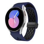 สายซิลิโคนพับแม่เหล็กสองสีพร้อมหัวเข็มขัดสีดำ สำหรับ Samsung Galaxy Watch 7 40 / 44มม., สำหรับ Samsung Galaxy Watch 5 40 / 44มม., สำหรับ Samsung Galaxy Watch 4 40 / 44มม., สำหรับ Samsung Galaxy Watch 4 Classic 42 / 46มม.