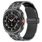 สายรัดนาฬิกาซิลิโคนพร้อมหัวเข็มขัดพับแม่เหล็ก สำหรับ Samsung Galaxy Watch Ultra 47mm