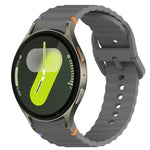 สายรัดนาฬิกาซิลิโคนลายเม็ดคลื่นเย็บพร้อมระบบปลดเร็ว สำหรับ Samsung Galaxy Watch FE ขนาด 40 มม., สำหรับ Samsung Galaxy Watch 7 ขนาด 44 มม., สำหรับ Samsung Galaxy Watch 7 ขนาด 40 มม., สำหรับ Samsung Galaxy Watch 6 Classic ขนาด 47 มม.