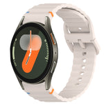 สายรัดนาฬิกาซิลิโคนลายเม็ดคลื่นเย็บพร้อมระบบปลดเร็ว สำหรับ Samsung Galaxy Watch FE ขนาด 40 มม., สำหรับ Samsung Galaxy Watch 7 ขนาด 44 มม., สำหรับ Samsung Galaxy Watch 7 ขนาด 40 มม., สำหรับ Samsung Galaxy Watch 6 Classic ขนาด 47 มม.