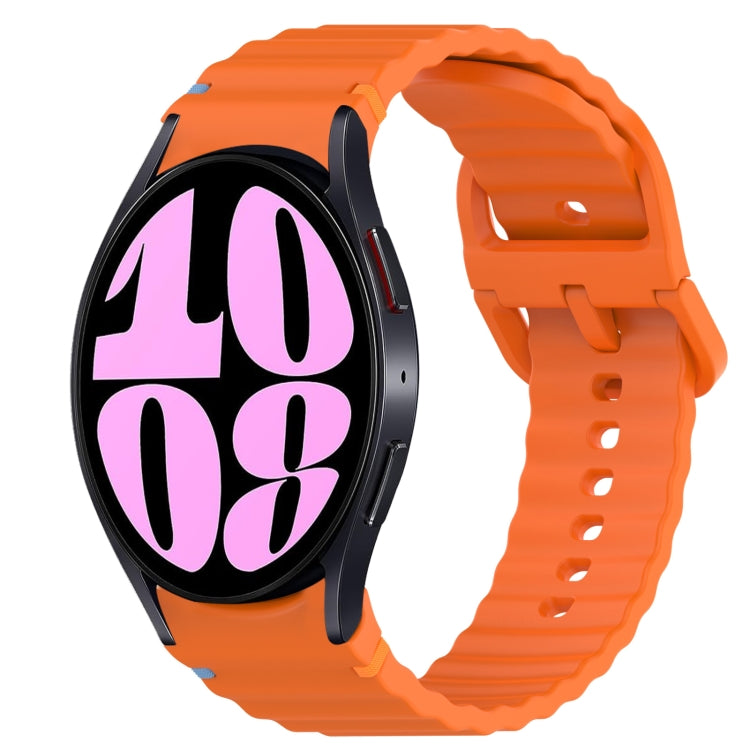 สายรัดนาฬิกาซิลิโคนลายเม็ดคลื่นเย็บพร้อมระบบปลดเร็ว สำหรับ Samsung Galaxy Watch 6 ขนาด 44 มม., สำหรับ Samsung Galaxy Watch 6 ขนาด 40 มม., สำหรับ Samsung Galaxy Watch 6 Classic ขนาด 43 มม., สำหรับ Samsung Galaxy Watch 5 Pro Golf Edition