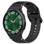 สายรัดนาฬิกาซิลิโคนลายเม็ดคลื่นเย็บพร้อมระบบปลดเร็ว สำหรับ Samsung Galaxy Watch 6 ขนาด 44 มม., สำหรับ Samsung Galaxy Watch 6 ขนาด 40 มม., สำหรับ Samsung Galaxy Watch 6 Classic ขนาด 43 มม., สำหรับ Samsung Galaxy Watch 5 Pro Golf Edition