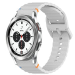 สายรัดนาฬิกาซิลิโคนลายคลื่นเย็บ พร้อมระบบปลดล็อกด่วน สำหรับ Samsung Galaxy Watch 4 44 มม. สำหรับ Samsung Galaxy Watch 4 40 มม. สำหรับ Samsung Galaxy Watch 4 Classic 46 มม. สำหรับ Samsung Galaxy Watch 4 Classic 42 มม.