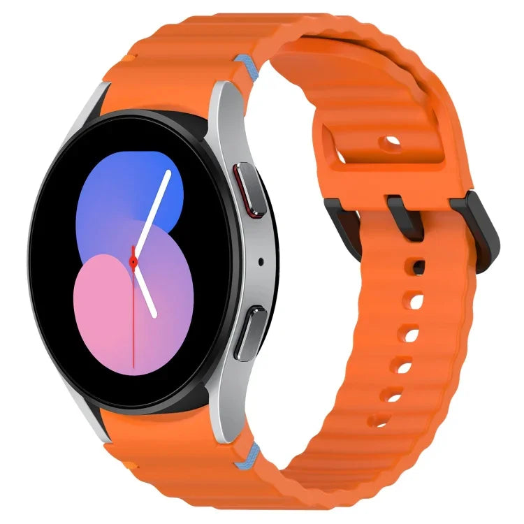 สายซิลิโคนลายเกรนคลื่นเย็บพร้อมบัคเคิลสีดำ สำหรับ Samsung Galaxy Watch 5 40 / 44 มม., สำหรับ Samsung Galaxy Watch 5 Pro, สำหรับ Samsung Galaxy Watch 4 40 / 44 มม., สำหรับ Samsung Galaxy Watch 4 Classic 42 / 46 มม.