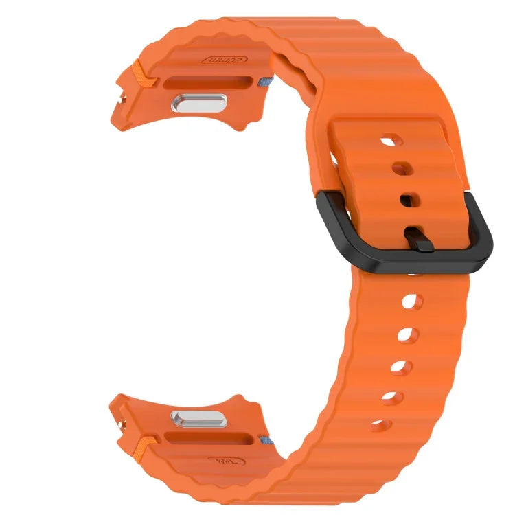 สายซิลิโคนลายเกรนคลื่นเย็บพร้อมบัคเคิลสีดำ สำหรับ Samsung Galaxy Watch 5 40 / 44 มม., สำหรับ Samsung Galaxy Watch 5 Pro, สำหรับ Samsung Galaxy Watch 4 40 / 44 มม., สำหรับ Samsung Galaxy Watch 4 Classic 42 / 46 มม.