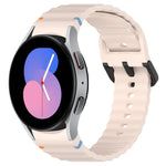 สายซิลิโคนลายเกรนคลื่นเย็บพร้อมบัคเคิลสีดำ สำหรับ Samsung Galaxy Watch 5 40 / 44 มม., สำหรับ Samsung Galaxy Watch 5 Pro, สำหรับ Samsung Galaxy Watch 4 40 / 44 มม., สำหรับ Samsung Galaxy Watch 4 Classic 42 / 46 มม.