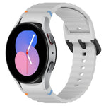 สายซิลิโคนลายเกรนคลื่นเย็บพร้อมบัคเคิลสีดำ สำหรับ Samsung Galaxy Watch 5 40 / 44 มม., สำหรับ Samsung Galaxy Watch 5 Pro, สำหรับ Samsung Galaxy Watch 4 40 / 44 มม., สำหรับ Samsung Galaxy Watch 4 Classic 42 / 46 มม.
