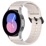 สายซิลิโคนลายเกรนคลื่นเย็บพร้อมบัคเคิลสีดำ สำหรับ Samsung Galaxy Watch 5 40 / 44 มม., สำหรับ Samsung Galaxy Watch 5 Pro, สำหรับ Samsung Galaxy Watch 4 40 / 44 มม., สำหรับ Samsung Galaxy Watch 4 Classic 42 / 46 มม.