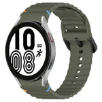 สายซิลิโคนลายเกรนคลื่นเย็บพร้อมบัคเคิลสีดำ สำหรับ Samsung Galaxy Watch 5 40 / 44 มม., สำหรับ Samsung Galaxy Watch 5 Pro, สำหรับ Samsung Galaxy Watch 4 40 / 44 มม., สำหรับ Samsung Galaxy Watch 4 Classic 42 / 46 มม.