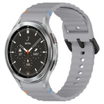 สายซิลิโคนลายเกรนคลื่นเย็บพร้อมบัคเคิลสีดำ สำหรับ Samsung Galaxy Watch 5 40 / 44 มม., สำหรับ Samsung Galaxy Watch 5 Pro, สำหรับ Samsung Galaxy Watch 4 40 / 44 มม., สำหรับ Samsung Galaxy Watch 4 Classic 42 / 46 มม.