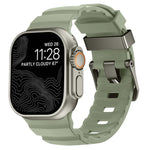 สายรัดนาฬิกาซิลิโคนหนาหัวเข็มขัดสีเทา Wild Path สำหรับ Apple Watch 46 มม. / 49 มม. / 45 มม. / 44 มม.