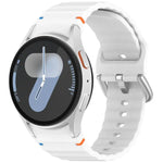 สายรัดนาฬิกาซิลิโคนลายคลื่นเย็บหัวเข็มขัดเงิน สำหรับ Samsung Galaxy Watch 7 40 / 44mm
