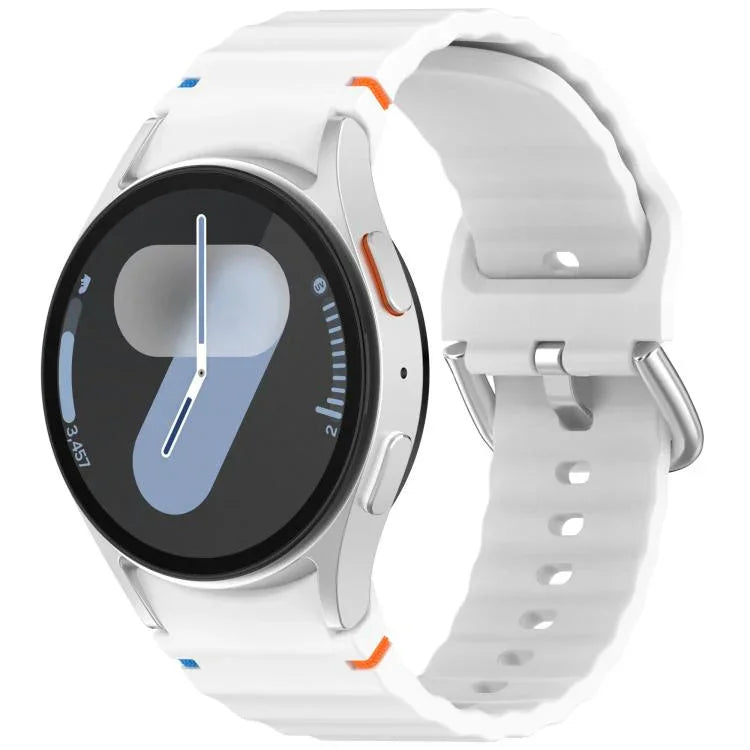 สายรัดนาฬิกาซิลิโคนลายคลื่นเย็บหัวเข็มขัดเงิน สำหรับ Samsung Galaxy Watch 7 40 / 44mm