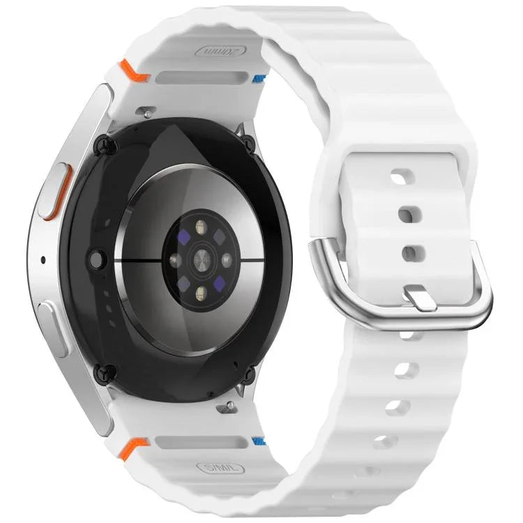 สายรัดนาฬิกาซิลิโคนลายคลื่นเย็บหัวเข็มขัดเงิน สำหรับ Samsung Galaxy Watch 7 40 / 44mm