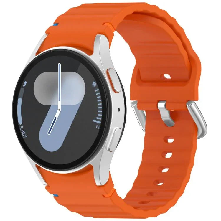สายรัดนาฬิกาซิลิโคนลายคลื่นเย็บหัวเข็มขัดเงิน สำหรับ Samsung Galaxy Watch 7 40 / 44mm