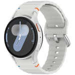 สายรัดนาฬิกาซิลิโคนลายคลื่นเย็บหัวเข็มขัดเงิน สำหรับ Samsung Galaxy Watch 7 40 / 44mm