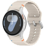 สายรัดนาฬิกาซิลิโคนลายคลื่นเย็บหัวเข็มขัดเงิน สำหรับ Samsung Galaxy Watch 7 40 / 44mm