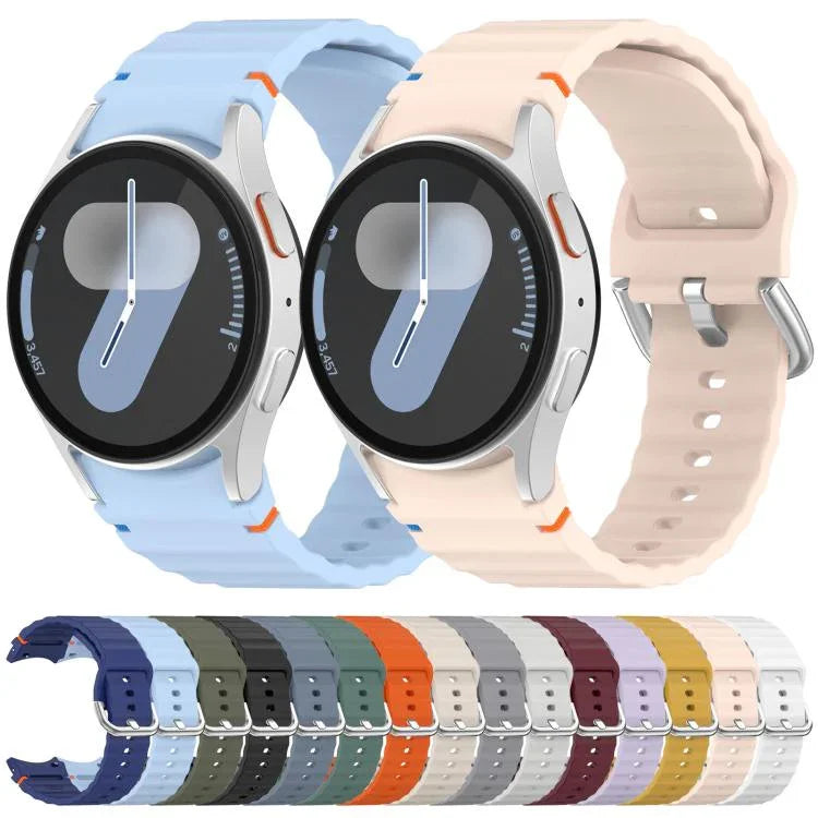 สายรัดนาฬิกาซิลิโคนลายคลื่นเย็บหัวเข็มขัดเงิน สำหรับ Samsung Galaxy Watch 7 40 / 44mm