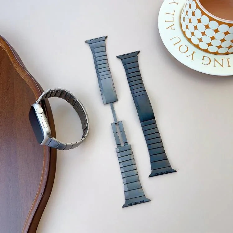 สายรัดนาฬิกาสแตนเลสสตีลถอดได้ข้างโค้ง สำหรับ Apple Watch ขนาด 46 มม. / 49 มม. / 45 มม. / 44 มม. สำหรับ Apple Watch ขนาด 42 มม. / 41 มม. / 40 มม. / 38 มม.