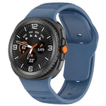 สายรัดนาฬิกาซิลิโคนลายจุดพร้อมหัวเข็มขัดปลดเร็ว สำหรับ Samsung Galaxy Watch8 / Watch8 Classic